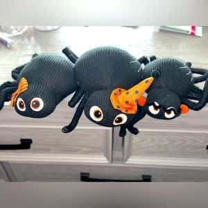 Spider table decor trio brand new
